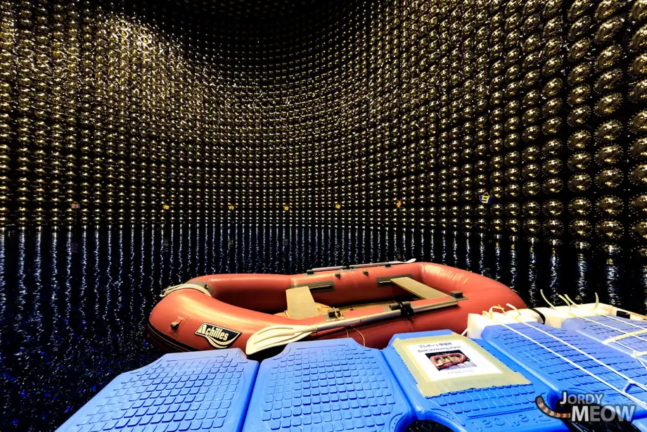 Exploring Super-Kamiokande: Neutrino Observatory Interior | Japon Secret