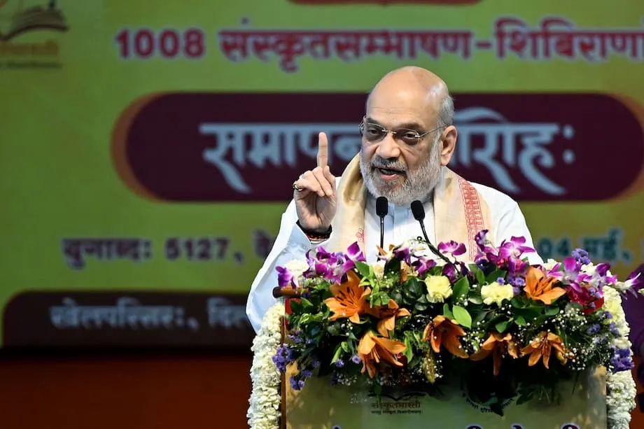 भारत के भाषा युद्ध: अंग्रेज़ी को चुनौती देती भाजपा और राष्ट्रीय पहचान की लड़ाई