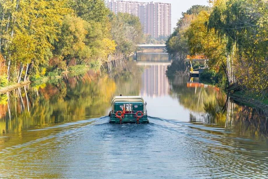 बीजिंग ने शहरी नदियों को जीवंत बनाने के लिए नया जलमार्ग शुरू किया