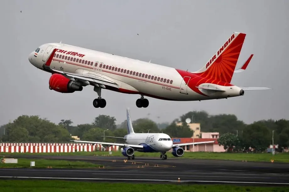 24 अरब डॉलर के वार्षिक घाटे के बाद एयर इंडिया ने शेयरधारकों से मदद मांगी