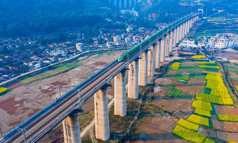 स्टील सिल्क रोड: चीन-लाओस रेलवे ने दक्षिण-पूर्व एशिया के पर्यटन को कैसे बदल दिया