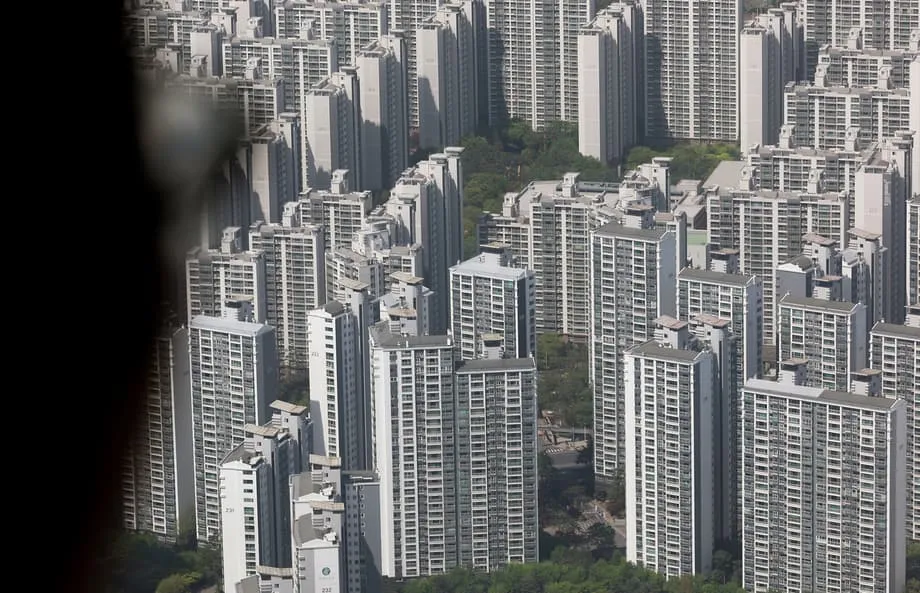 सियोल से पलायन: क्यों रिकॉर्ड संख्या में कोरियाई राजधानी छोड़ रहे हैं