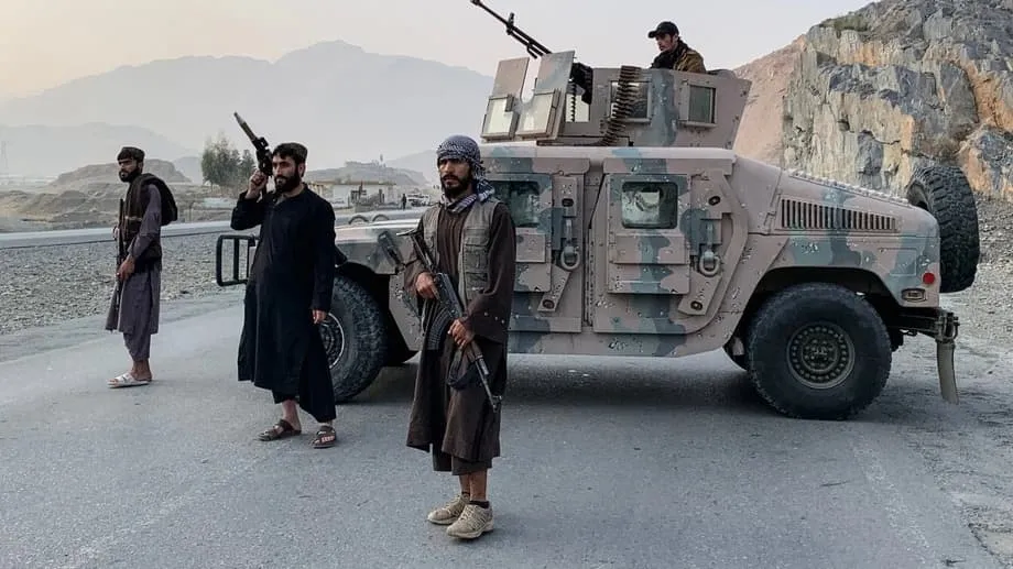 Pakistan bombs Kabul after deadly border clashes with Taliban | Middle ...