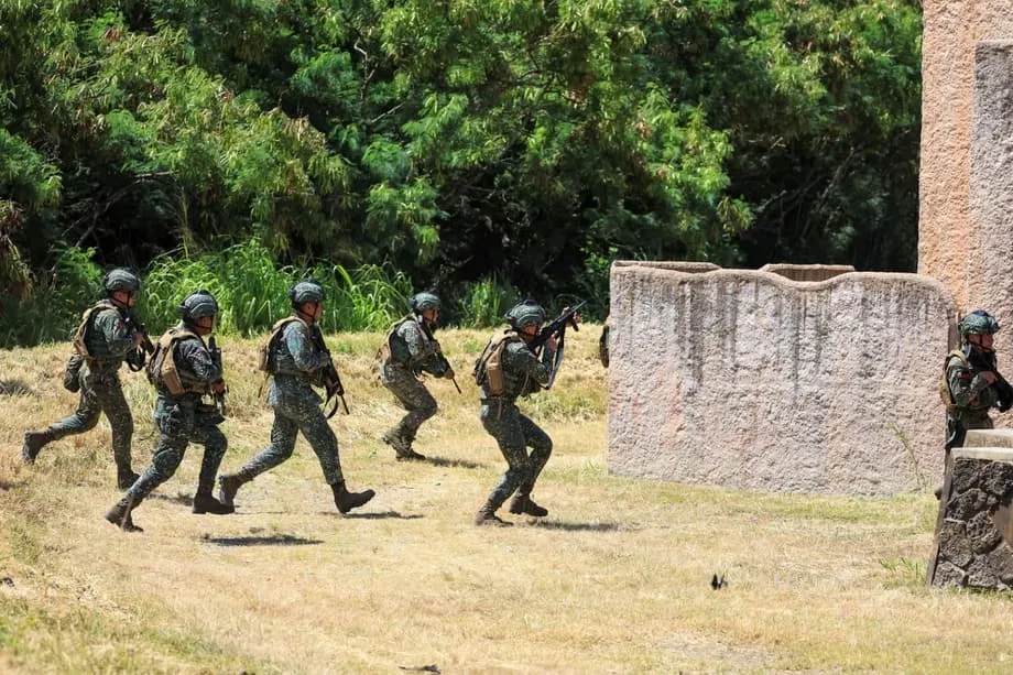 फिलीपींस के साथ रक्षा समझौते के 75 साल पूरे होने पर क्या अमेरिका अपनी प्रतिबद्धता निभा पाएगा?