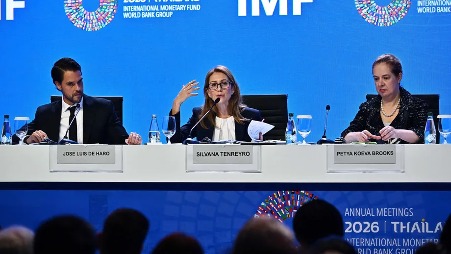 IMF lifts India's growth forecast to 7% as oil costs and rupee weakness cloud outlook