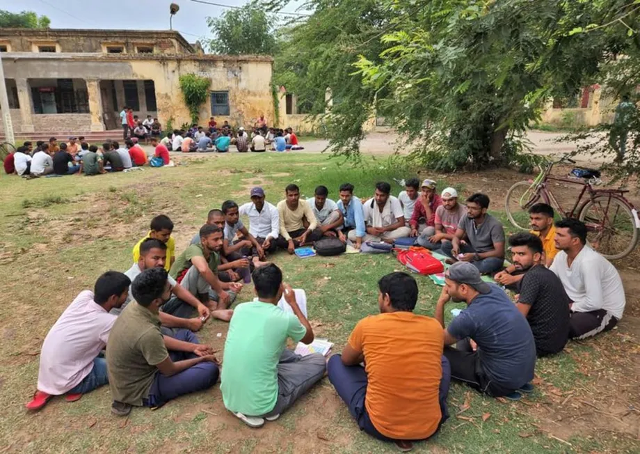 India's September Unemployment Holds at 5% as Rural Gains Contrast With Urban Women's Job Struggles