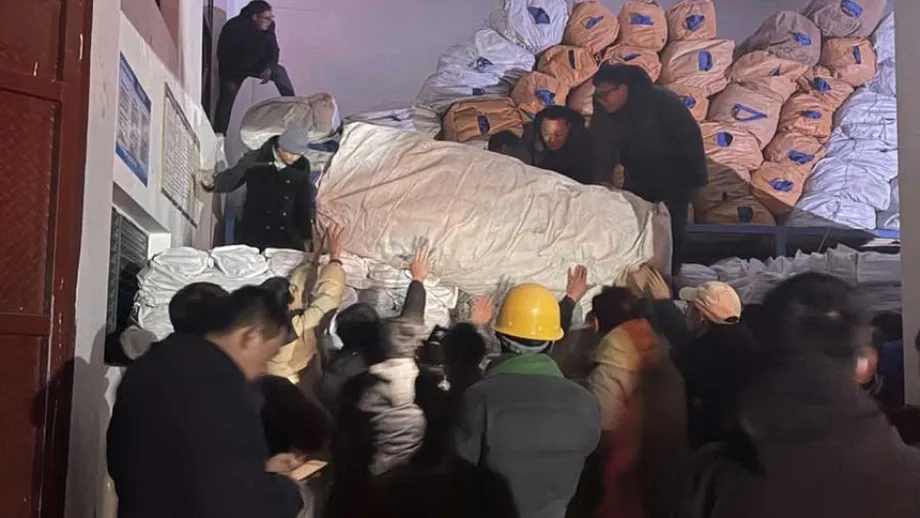 Tibet Earthquake Kills 16 as Rescuers Face Aftershocks, Snow and Blocked Roads
