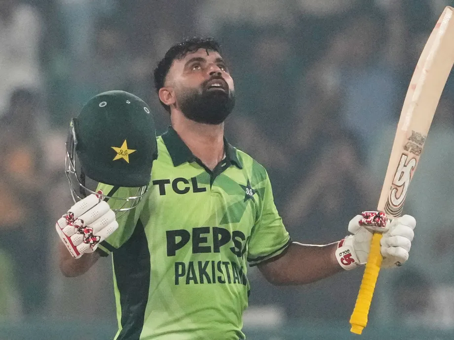Fakhar Zaman's 127 leads Pakistan to record-equalling chase in tri-series final