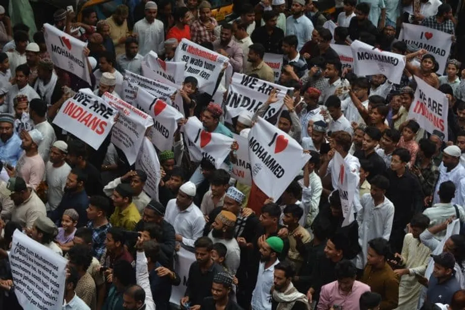 ‘आई लव मुहम्मद’ के नारों पर भारत की कार्रवाई से अभिव्यक्ति की स्वतंत्रता और सार्वजनिक व्यवस्था की परीक्षा